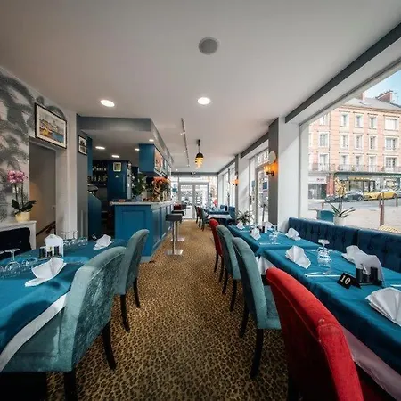 Brit Privilege - La Des Arts 4*