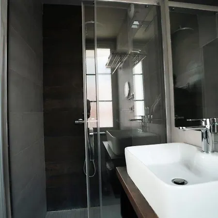 Brit Privilege - La Des Arts 4* Lisieux