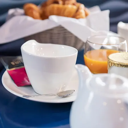 Brit Privilege - La Des Arts Hotel Lisieux