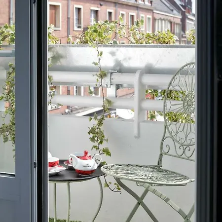 Brit Privilege - La Des Arts