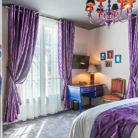 Brit Privilege - La Des Arts