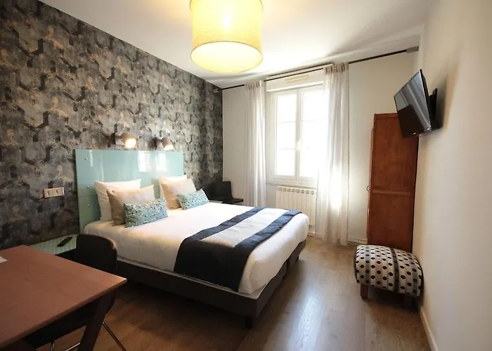 Brit Privilege - La Des Arts Hotell 4*