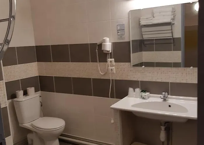 Hotell Brit Privilege - La Des Arts 4*