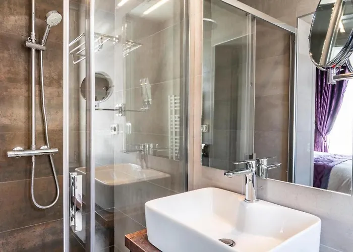 Hotell Brit Privilege - La Des Arts