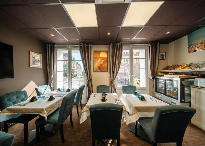 Brit Privilege - La Des Arts 4*