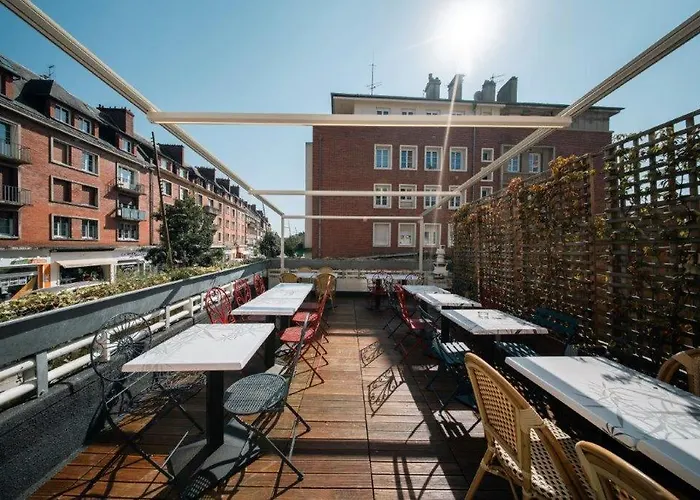 Hotell Brit Privilege - La Des Arts 4*