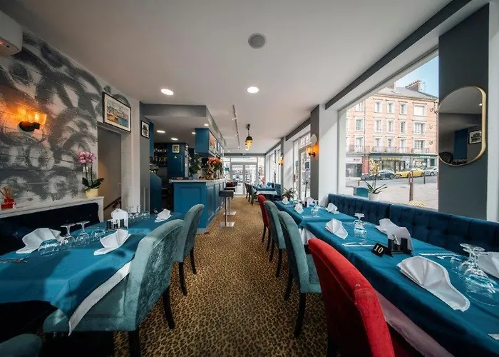 Brit Privilege - La Des Arts 4*