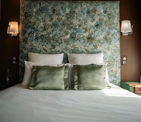 Brit Privilege - La Des Arts Hotell Lisieux