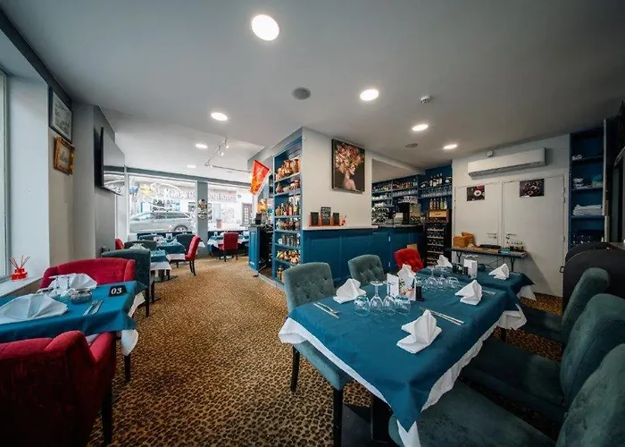 Hotell Brit Privilege - La Des Arts Lisieux