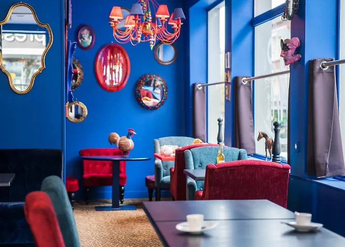 Brit Privilege - La Des Arts