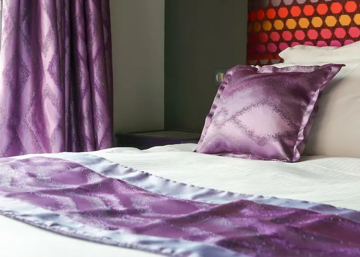 Hotell Brit Privilege - La Des Arts Lisieux