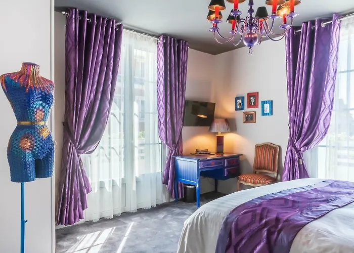 Brit Privilege - La Des Arts