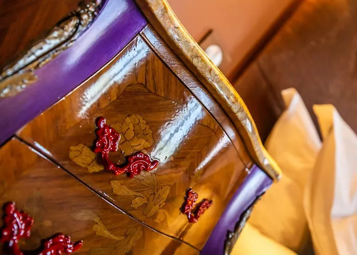 Hotell Brit Privilege - La Des Arts 4*